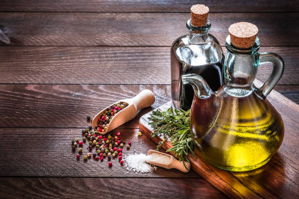 OIL & VINEGAR