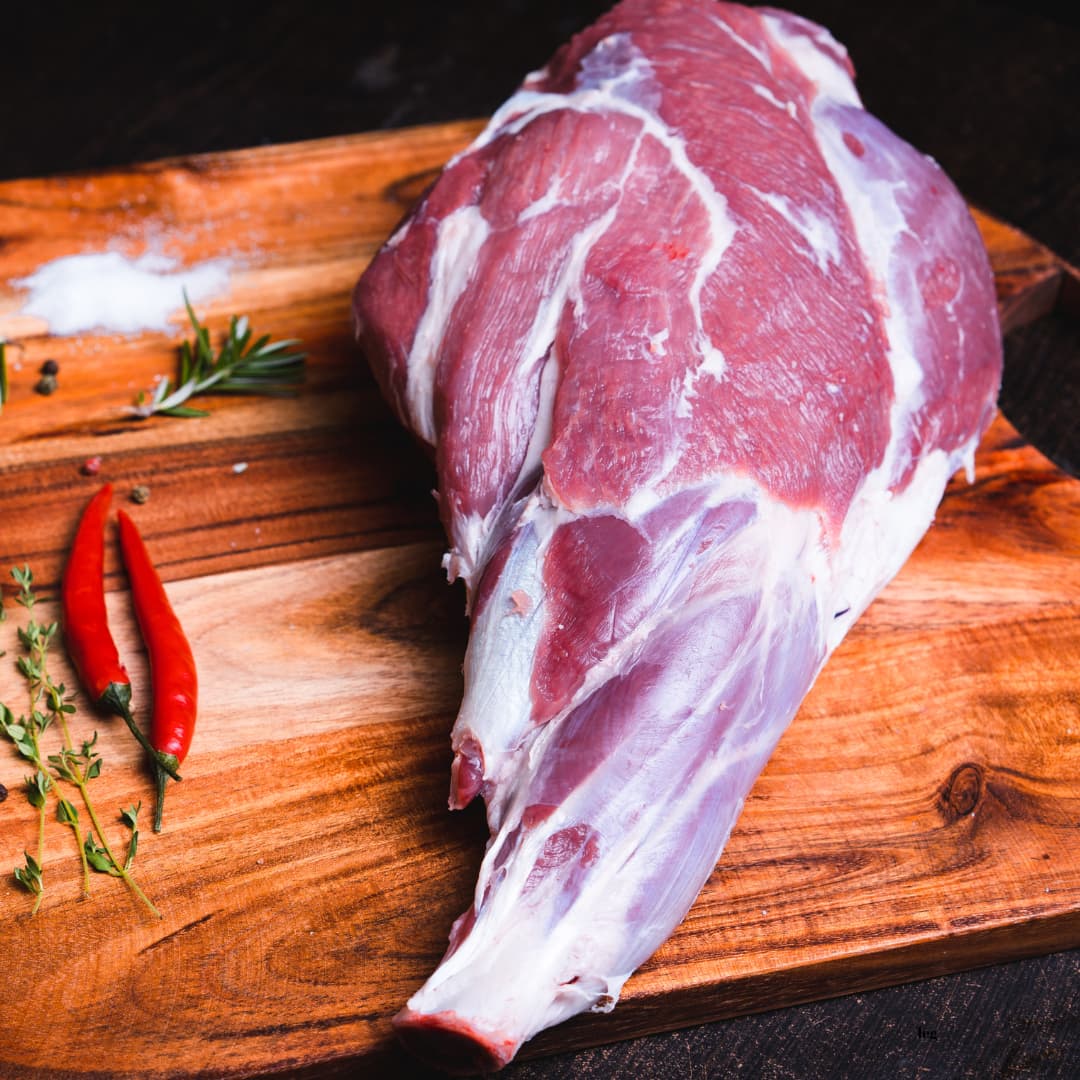 FRESH BONE-IN LEGS OF LAMB (2LB)
